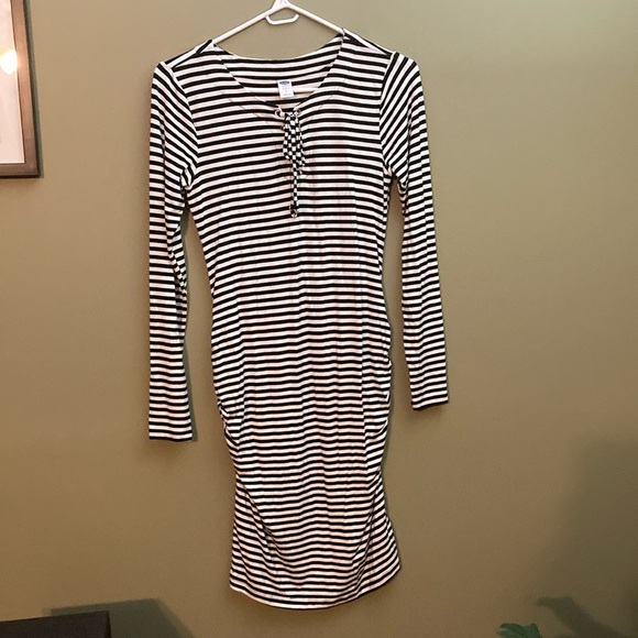 Old Navy Maternity Black and White Long Sleeve Bodycon Dress - Picture 1 of 8